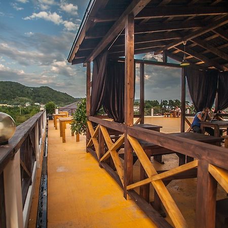 Viktoria Hotel Pizunda Ngoại thất bức ảnh
