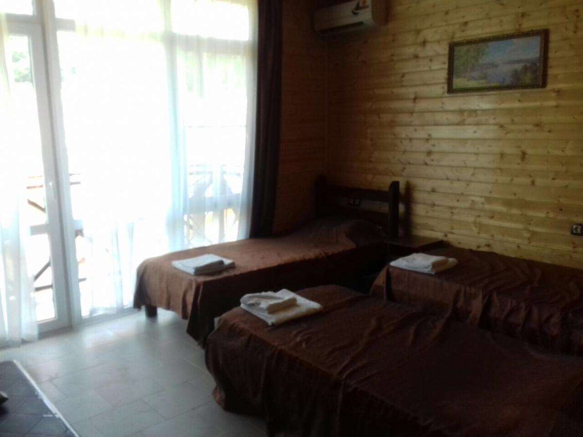 Viktoria Hotel Pizunda Ngoại thất bức ảnh